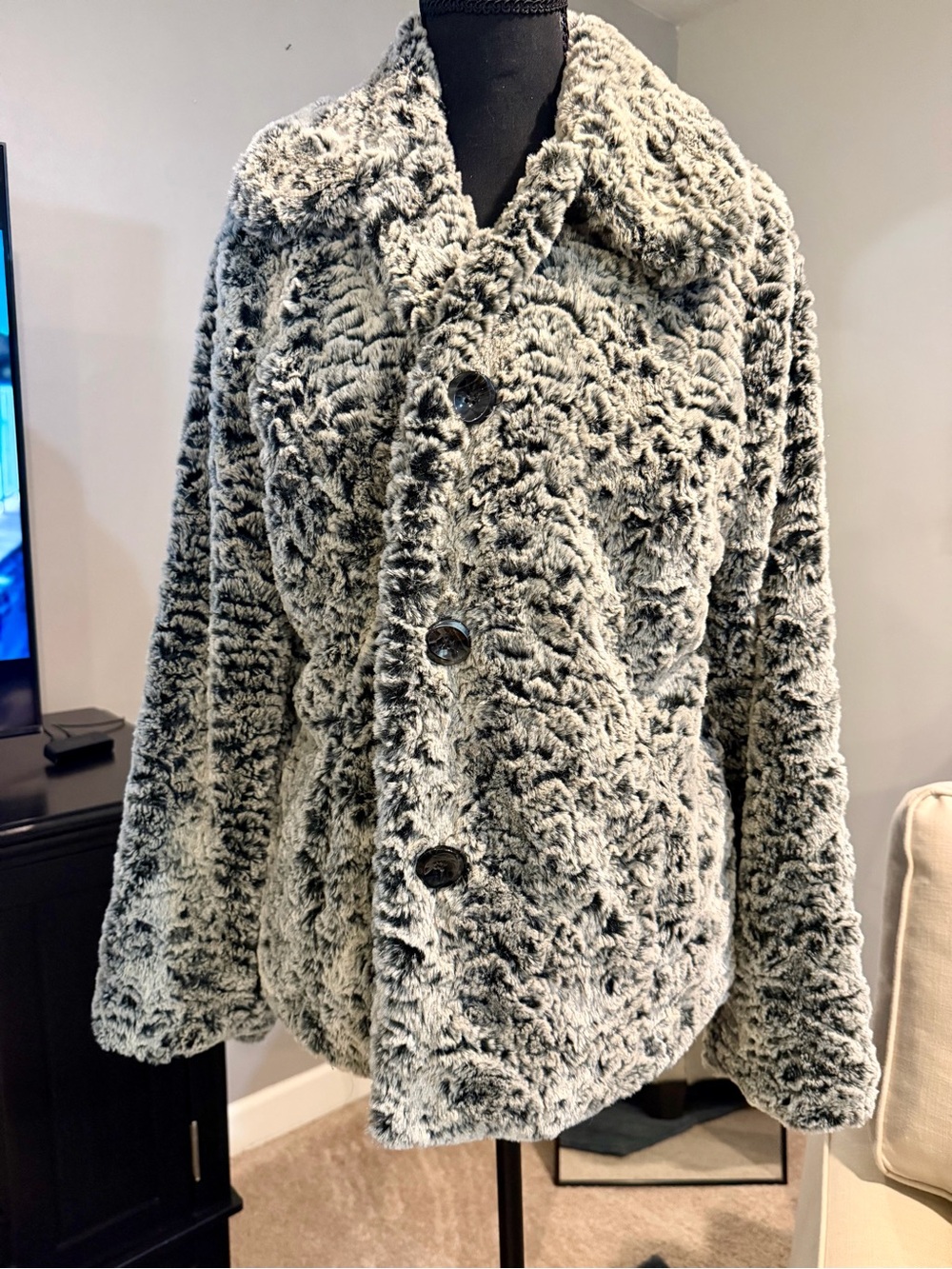 KEREN hart Gray Plush Teddy Jacket with Button Front